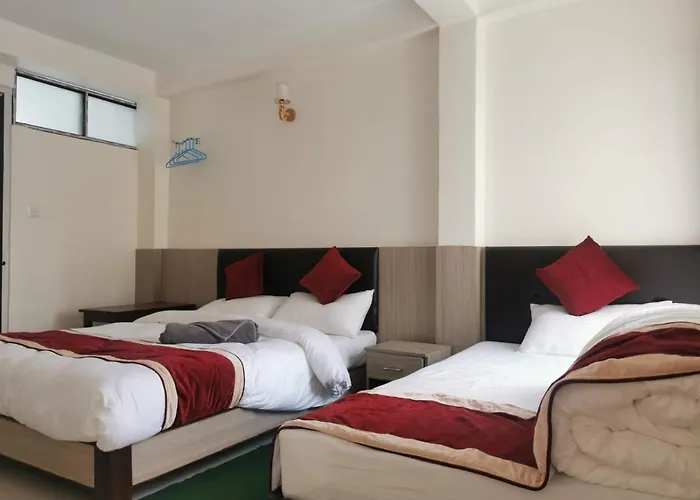 Hotel Om Bramha *