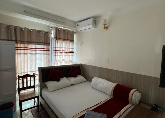 Hotel Om Bramha *