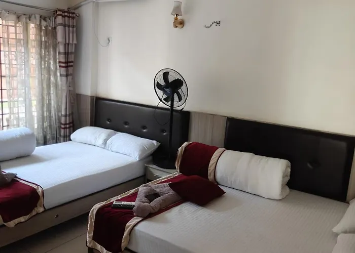 Om Bramha Hotel *